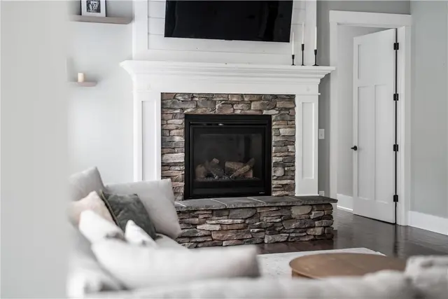 637 Chilliwack Ln gallery image 25