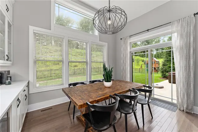 637 Chilliwack Ln gallery image 29