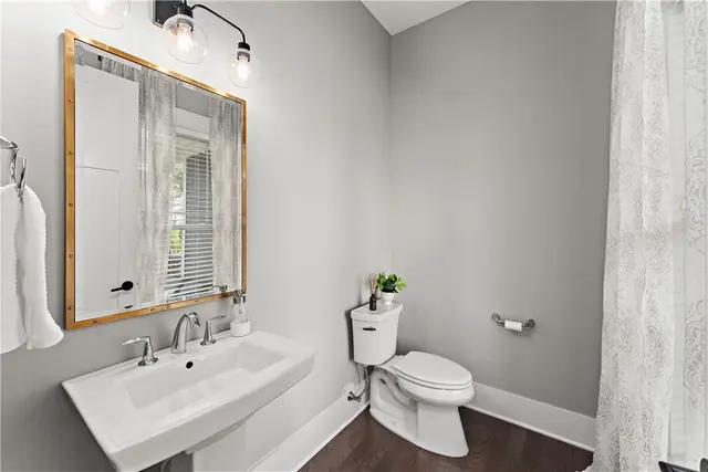 637 Chilliwack Ln gallery image 39