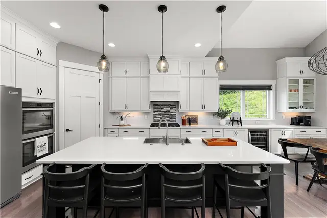 637 Chilliwack Ln gallery image 44