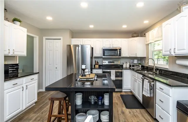 637 White Pine Dr gallery image 15