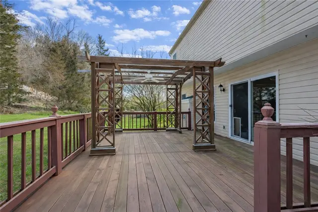 639 White Pine Dr gallery image 4