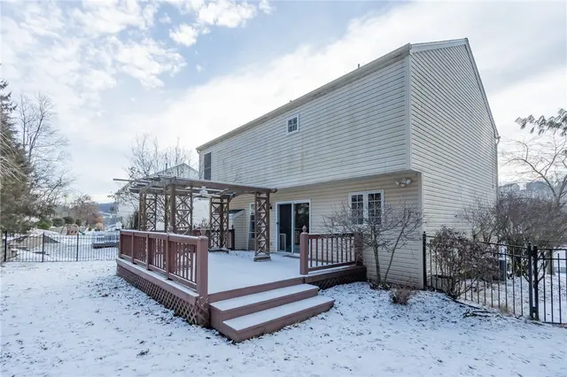 639 White Pine Dr gallery image 11
