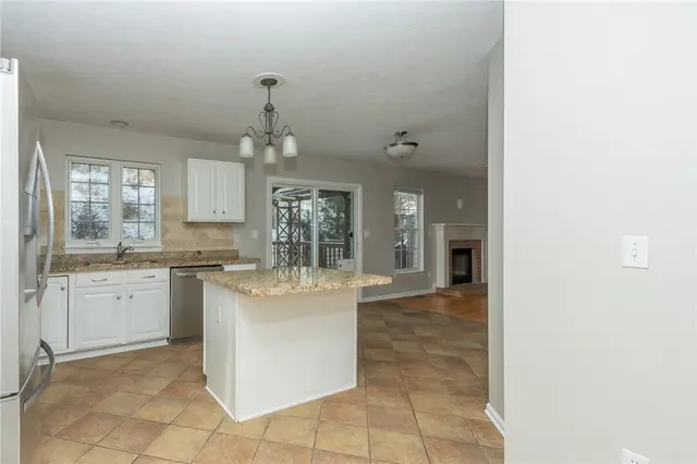 639 White Pine Dr gallery image 17