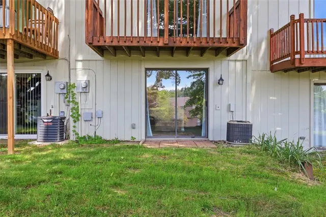 641 Sunset Cir gallery image 4