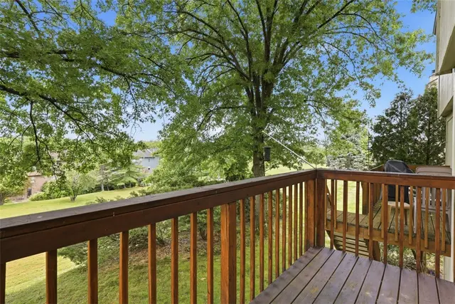 641 Sunset Cir gallery image 5