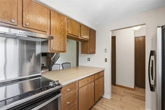 641 Sunset Cir gallery image 6