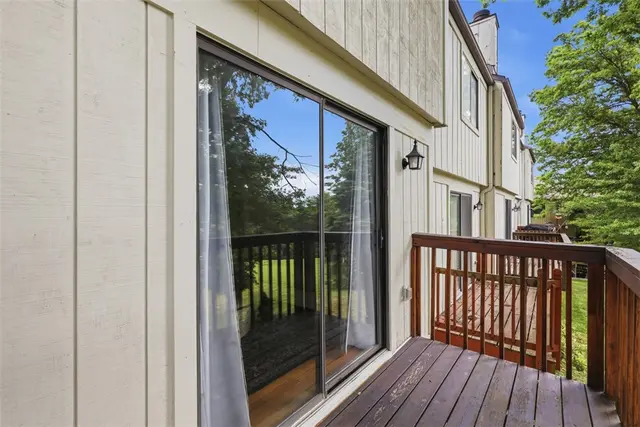 641 Sunset Cir gallery image 7