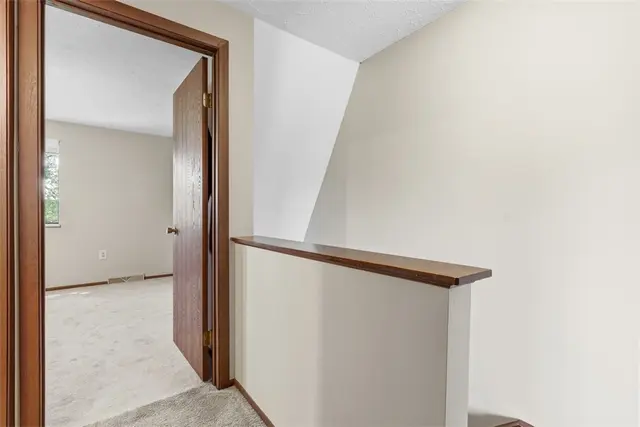 641 Sunset Cir gallery image 10