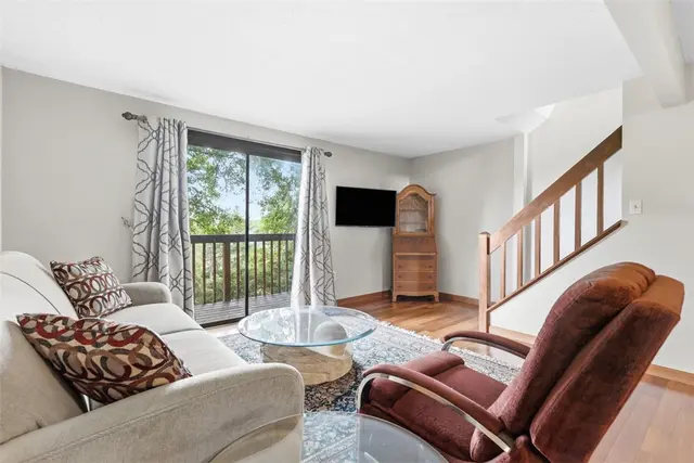 641 Sunset Cir gallery image 18