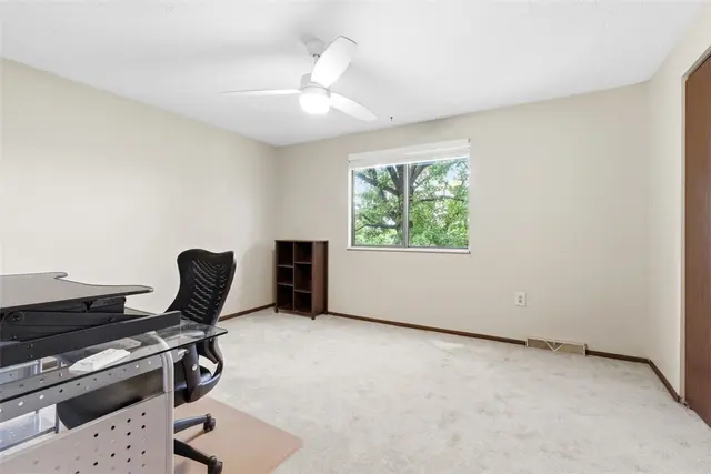 641 Sunset Cir gallery image 20