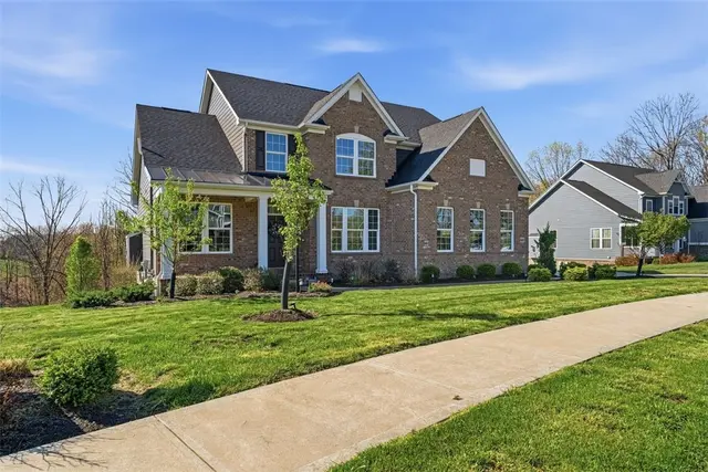 641 Tullamore Trail gallery image 3