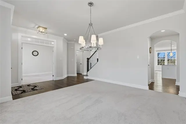 641 Tullamore Trail gallery image 7