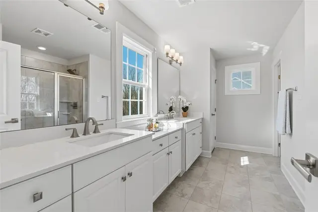 641 Tullamore Trail gallery image 8