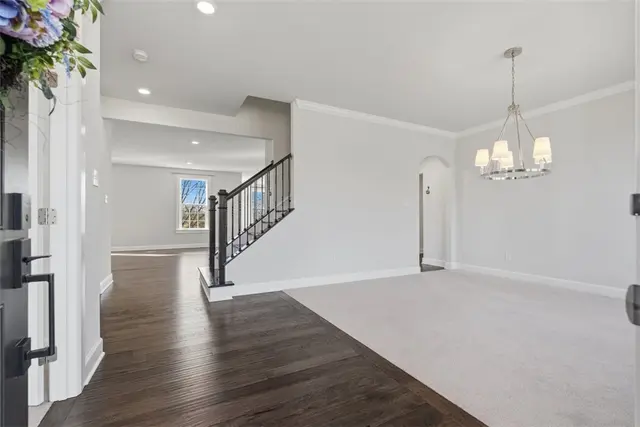 641 Tullamore Trail gallery image 10