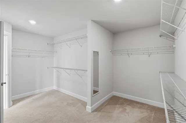 641 Tullamore Trail gallery image 14