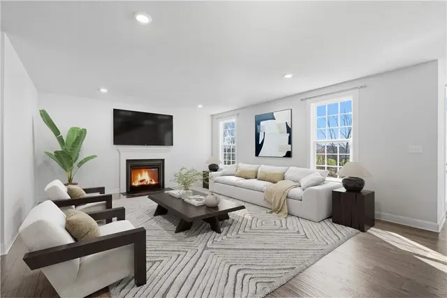 641 Tullamore Trail gallery image 20