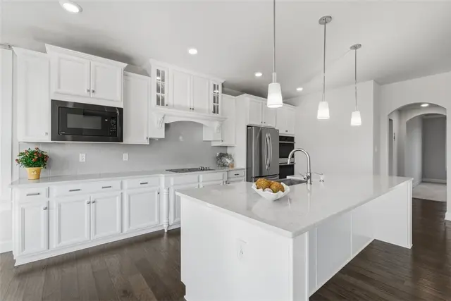 641 Tullamore Trail gallery image 23