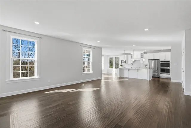 641 Tullamore Trail gallery image 25