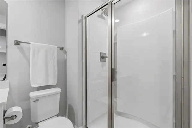 641 Tullamore Trail gallery image 30