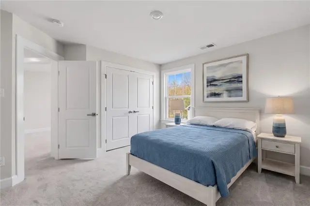 641 Tullamore Trail gallery image 33