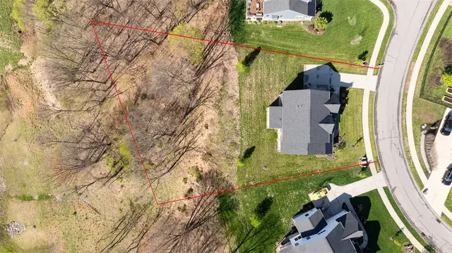 641 Tullamore Trail gallery image 34