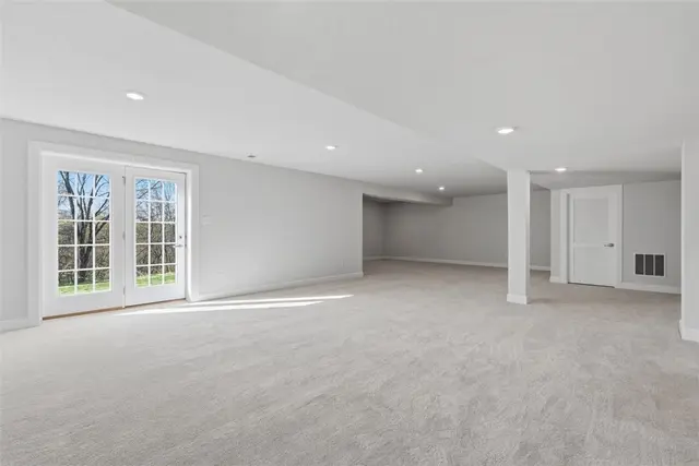 641 Tullamore Trail gallery image 41