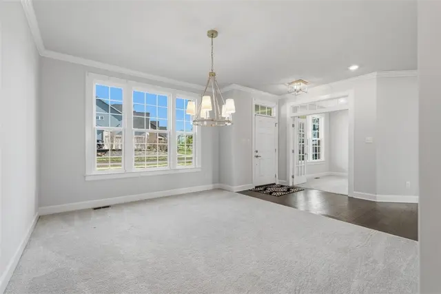 641 Tullamore Trail gallery image 42