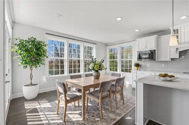 641 Tullamore Trail gallery image 44