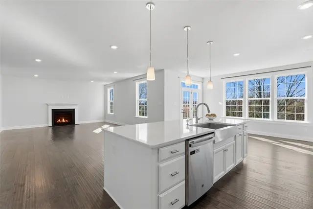 641 Tullamore Trail gallery image 47