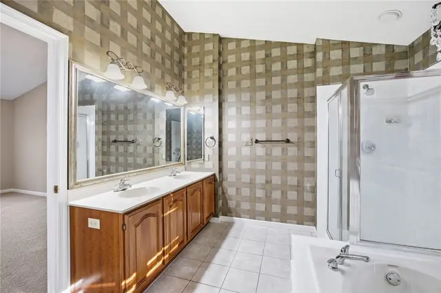 644 White Pine Dr gallery image 17