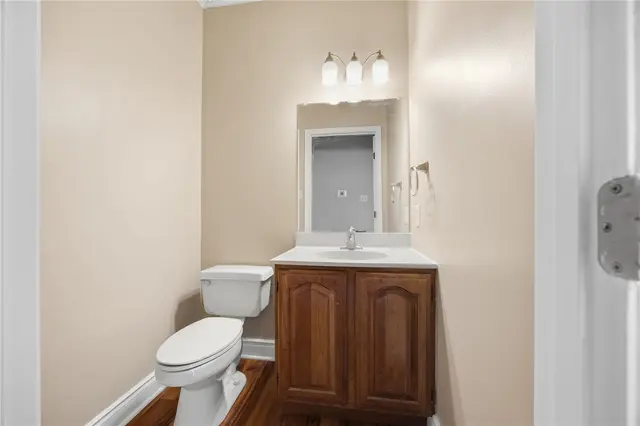 644 White Pine Dr gallery image 21