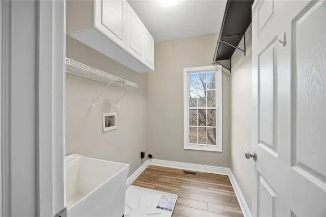 644 White Pine Dr gallery image 23