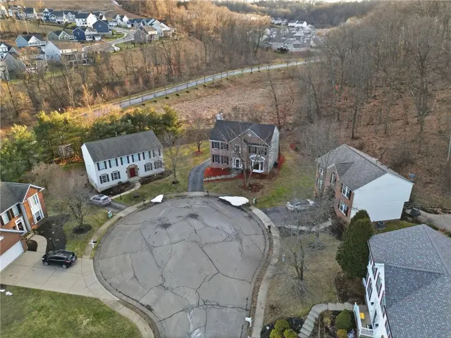 644 White Pine Dr gallery image 42