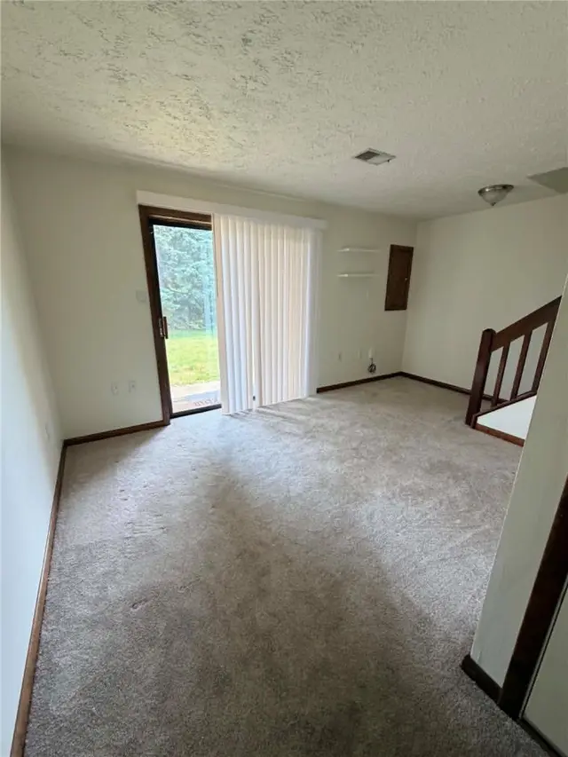 647 Sunset Circle gallery image 3