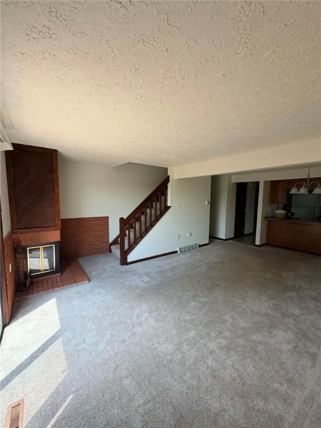 647 Sunset Circle gallery image 12