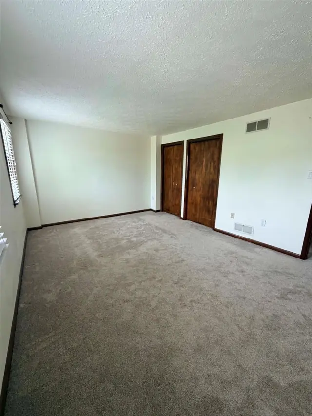 647 Sunset Circle gallery image 15