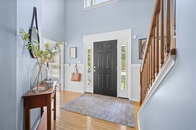 649 Water View Dr gallery image 2