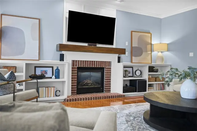 649 Water View Dr gallery image 3