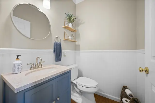 649 Water View Dr gallery image 11