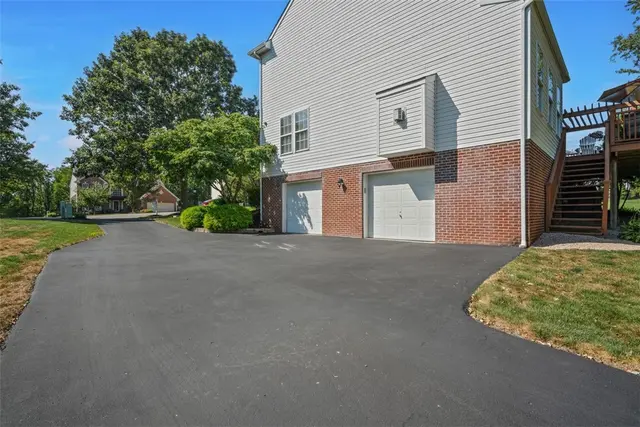 649 Water View Dr gallery image 18