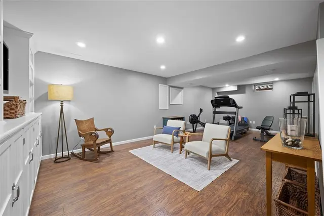 649 Water View Dr gallery image 32