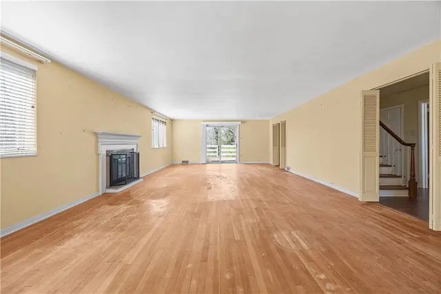 649 Wexford Bayne Road gallery image 11