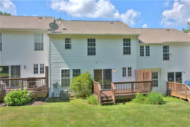 651 Village Green Blvd E gallery image 3