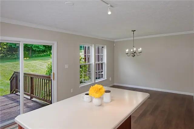 651 Village Green Blvd E gallery image 8