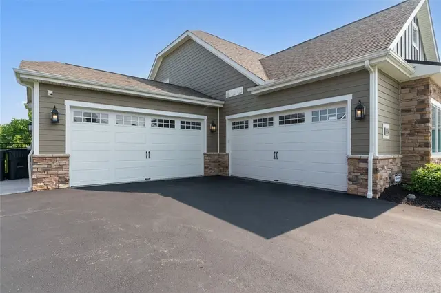 654 Shortline Ct gallery image 11