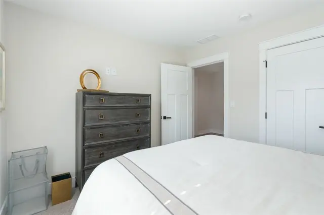654 Shortline Ct gallery image 37