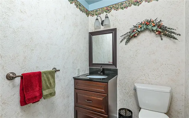 656 Bairdford Rd gallery image 6