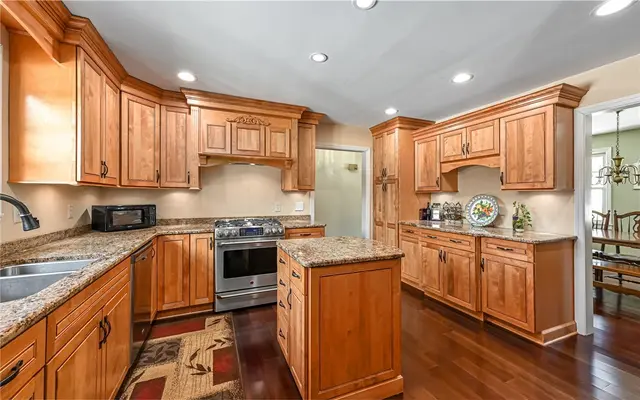 656 Bairdford Rd gallery image 13