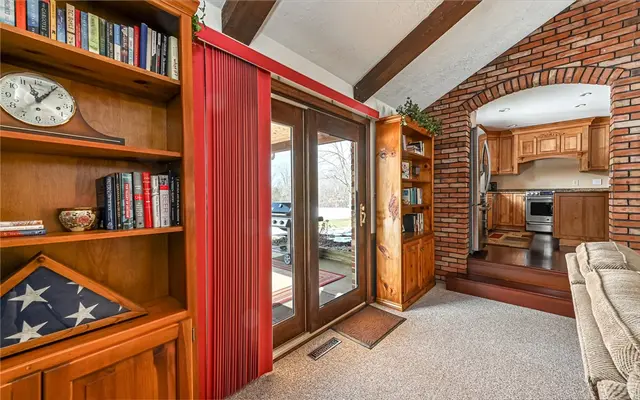 656 Bairdford Rd gallery image 16